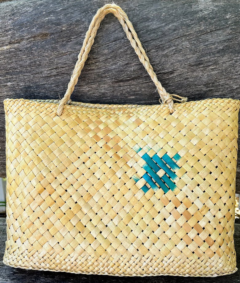 Plain Kete with Blue accent