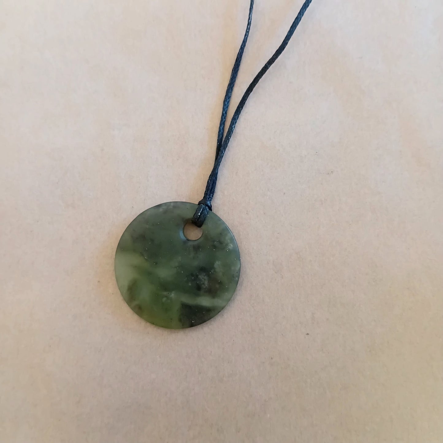 Pounamu 30 mm Disc Pohutukawa