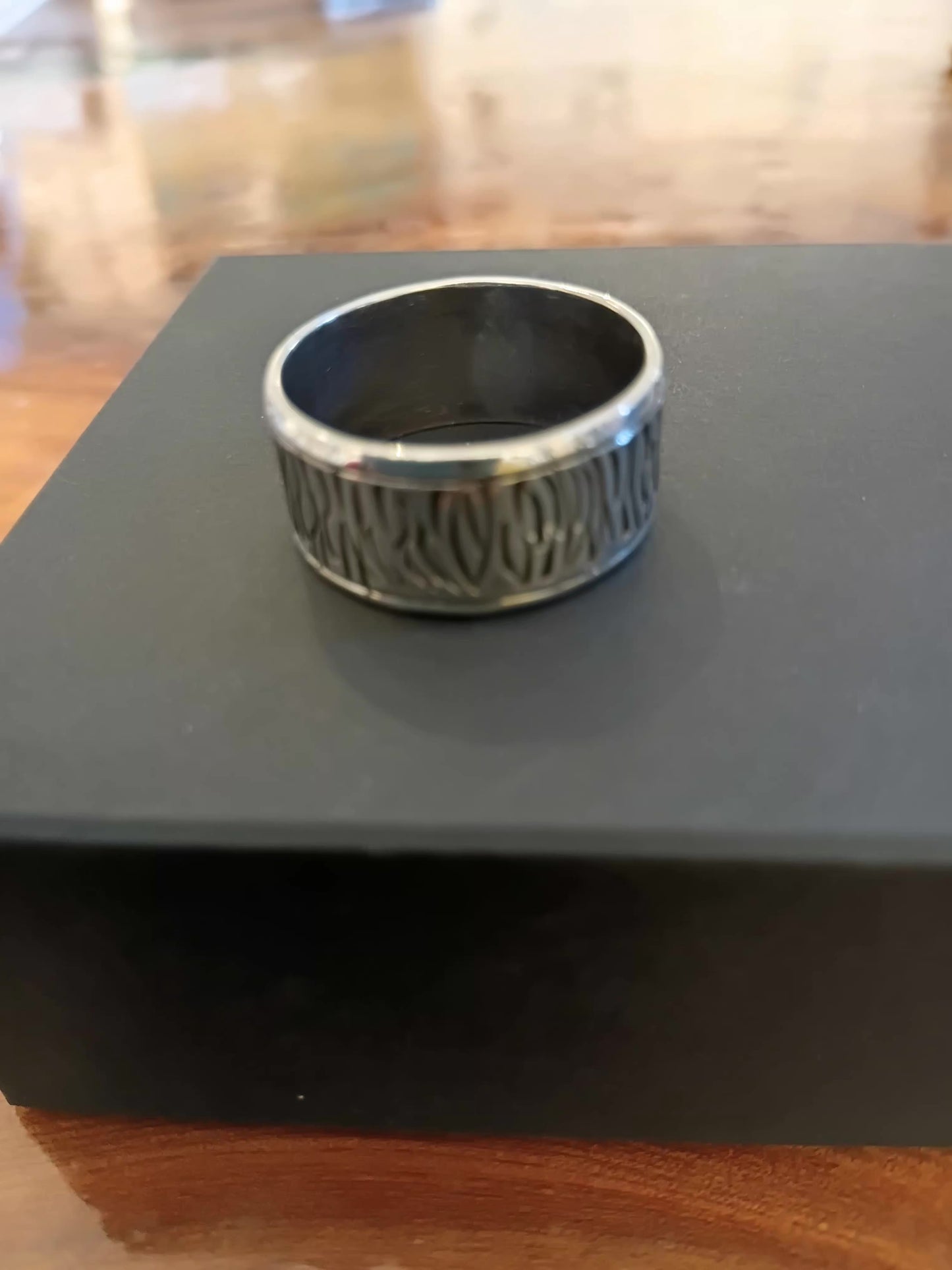 Mens silver patten ring