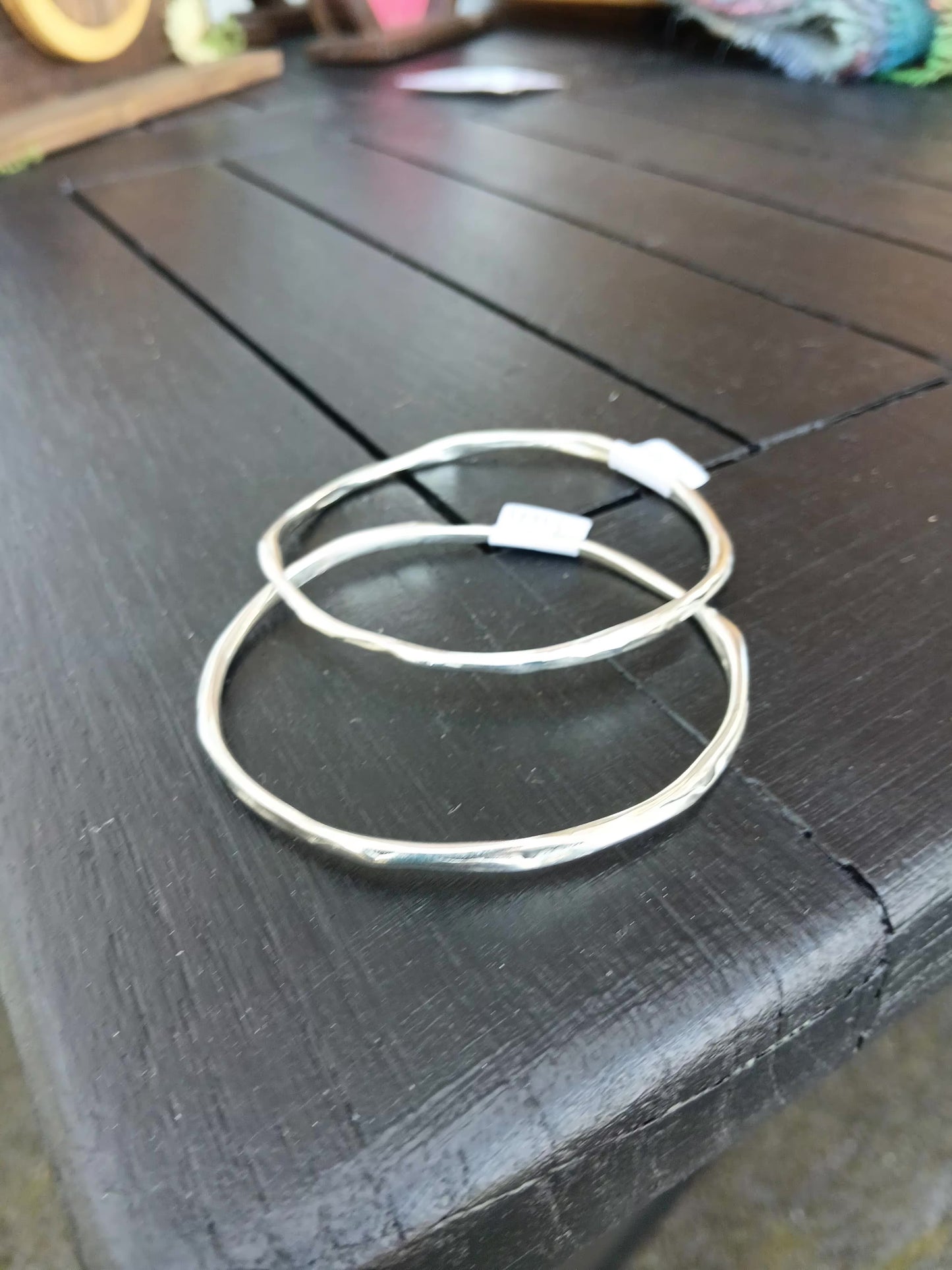 Curvy texted Sterling Silver Bangle M