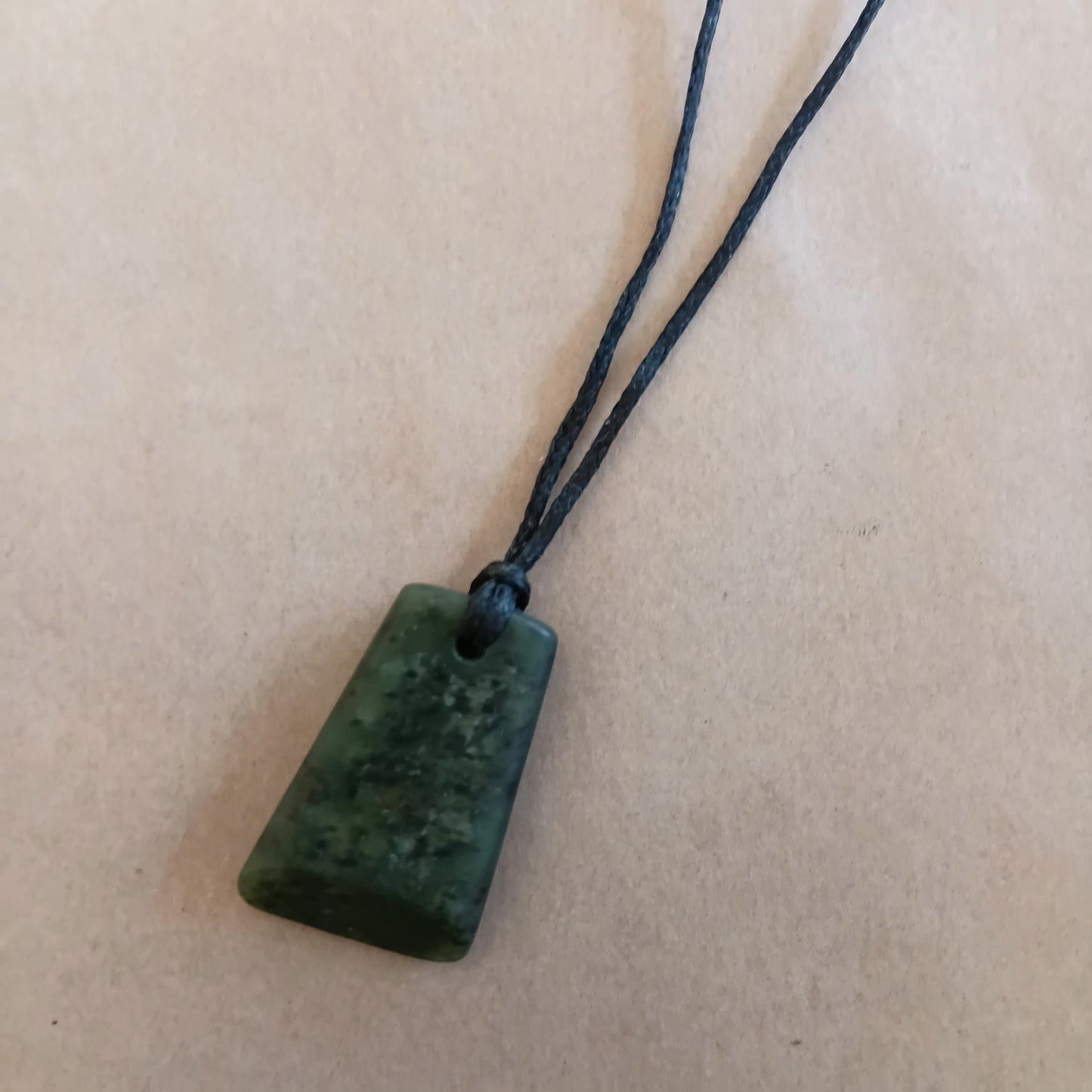 Pounamu Hei Toki angled