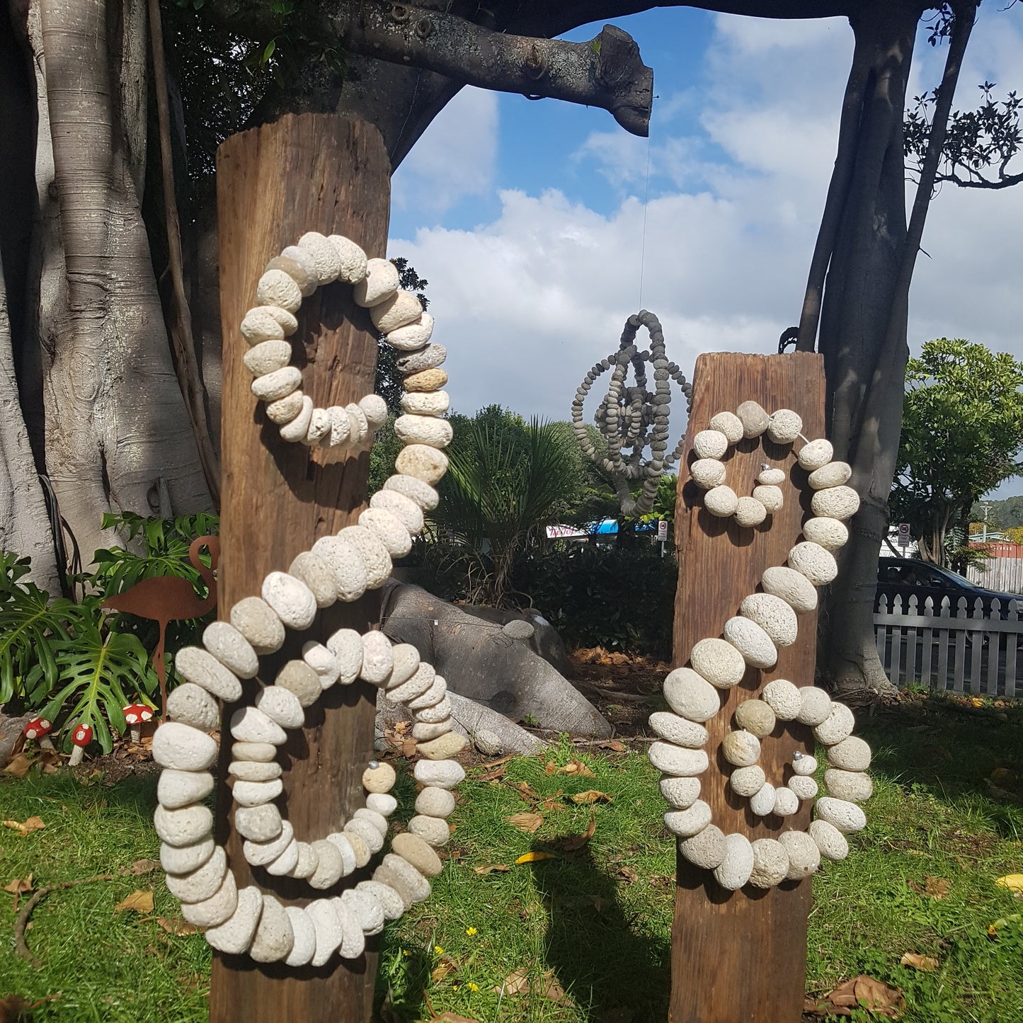 Medium totem with Pumice