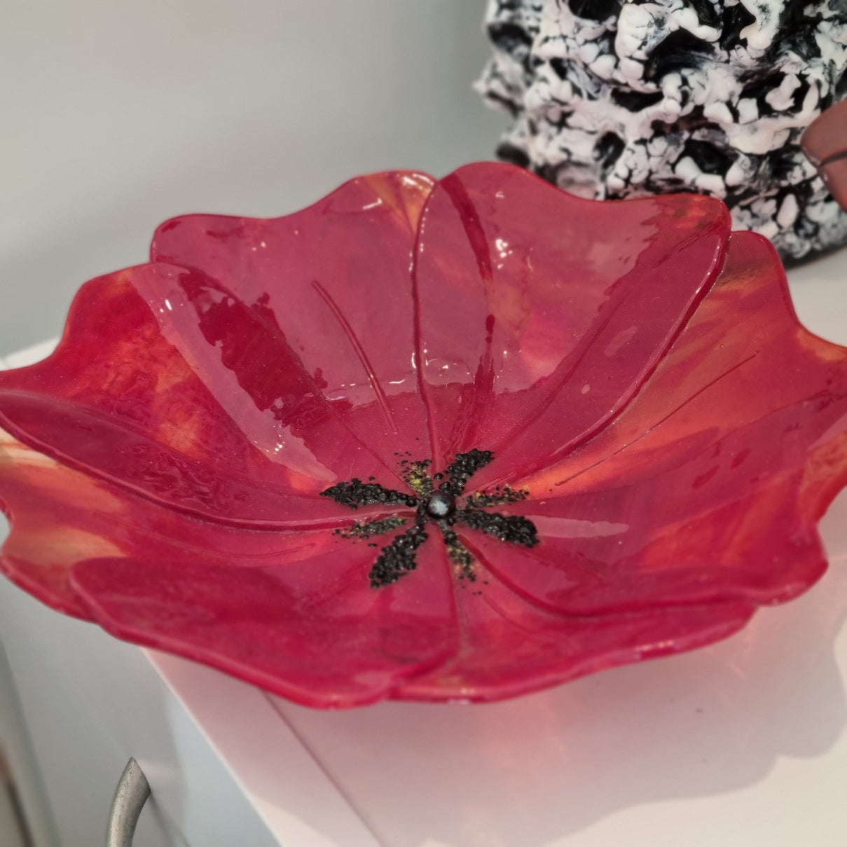 Variegated Poppy Bowl Medium 22cm