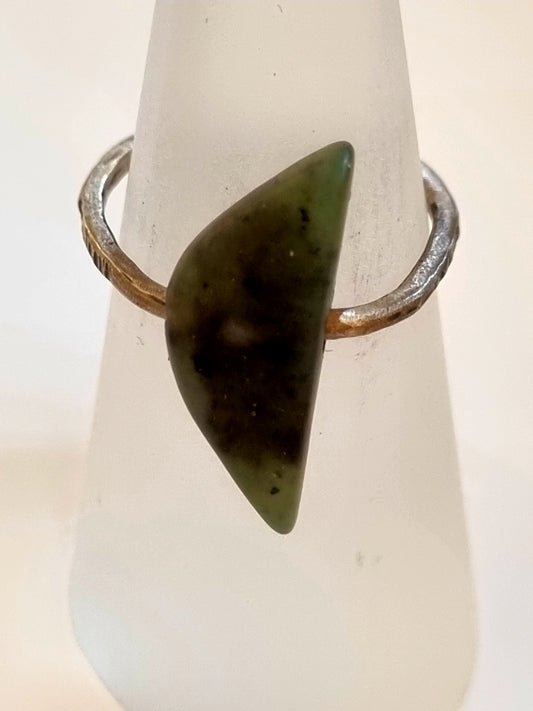 Small ring triangular Pounamu
