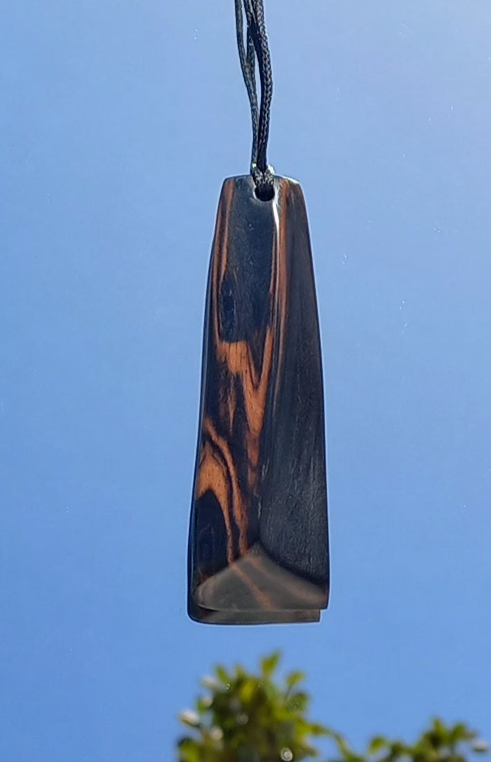 Ebony pendant toki curved