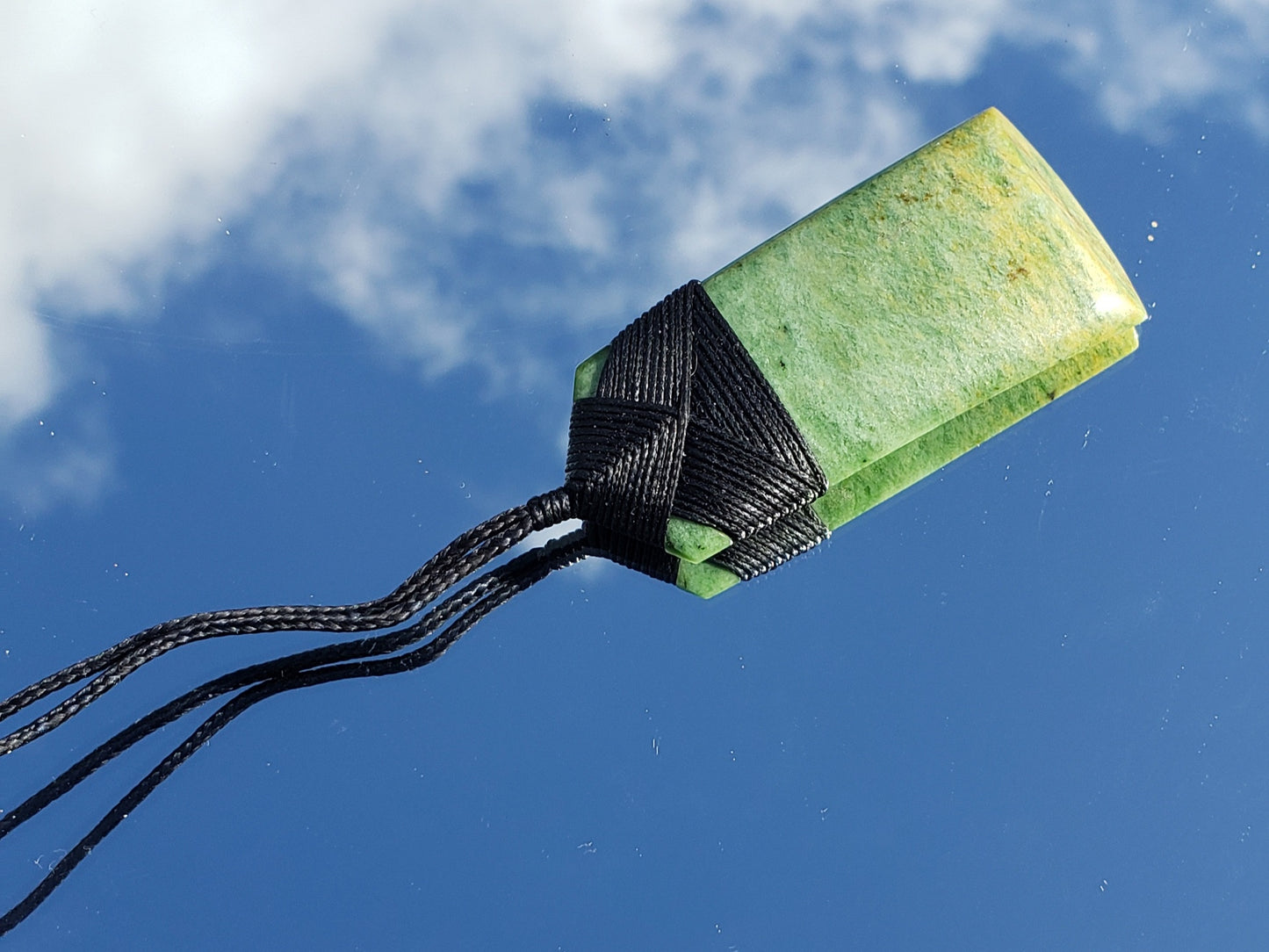 Tokki bound flower pounamu