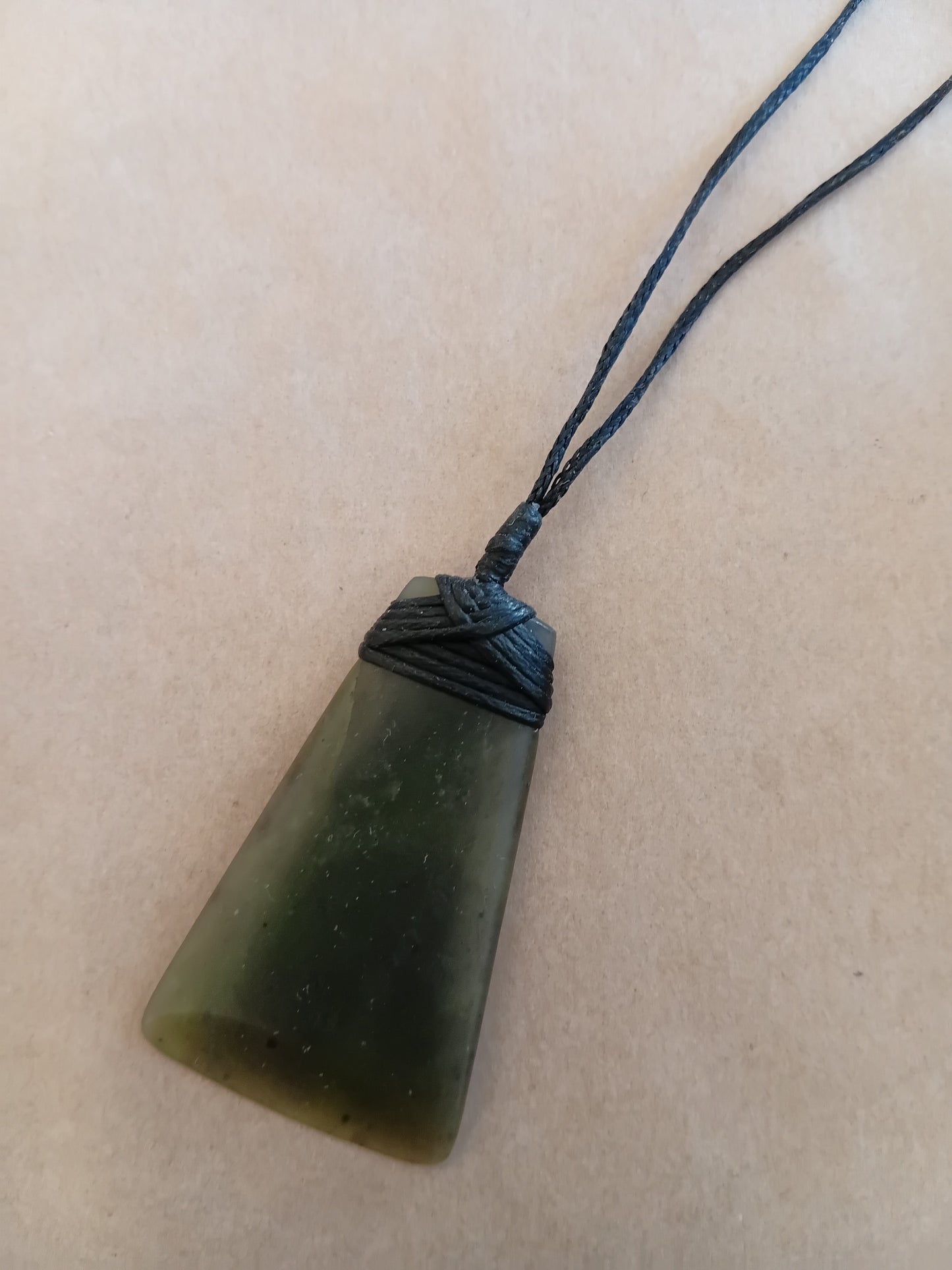 Pounamu Whaio Hei Toki Pohutukawa  46mm