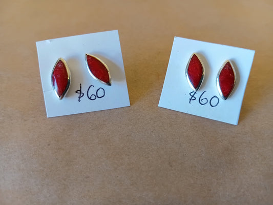Red Stud (leaf shape)