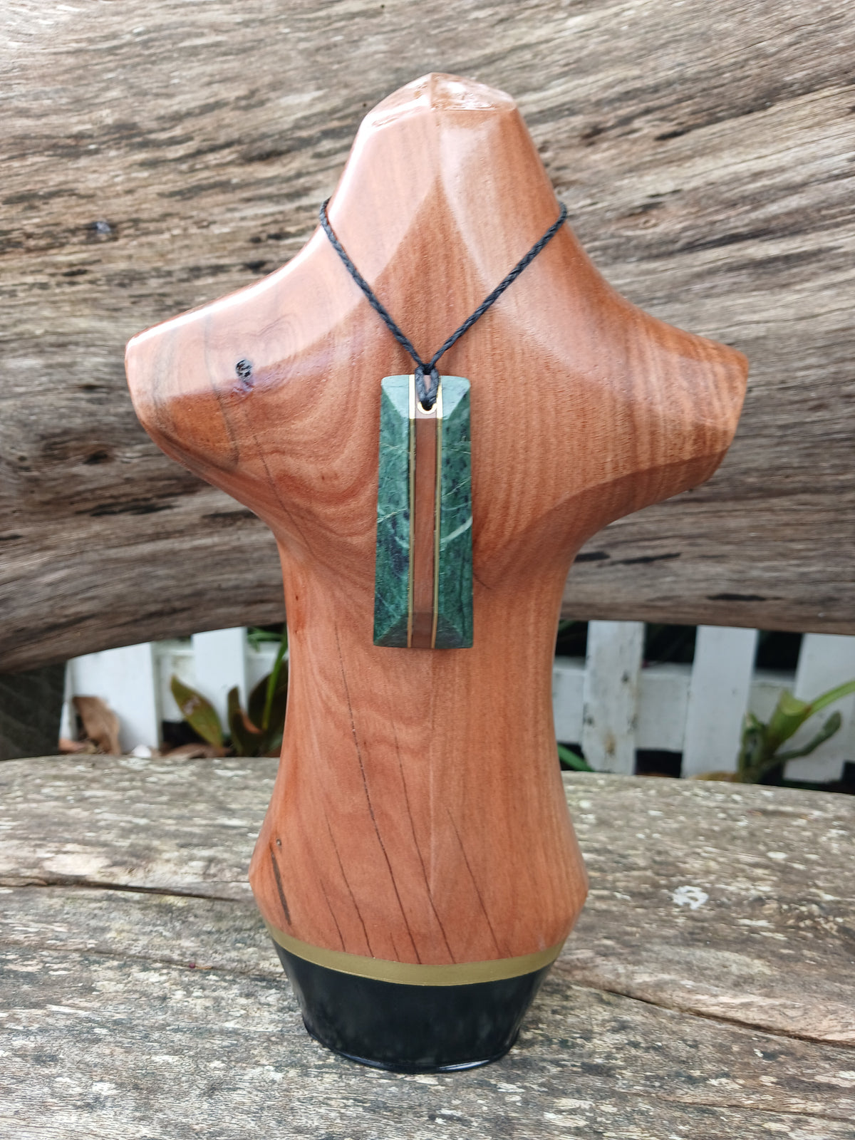 Pounamu Toki & Pohutukawa/Brass Bust