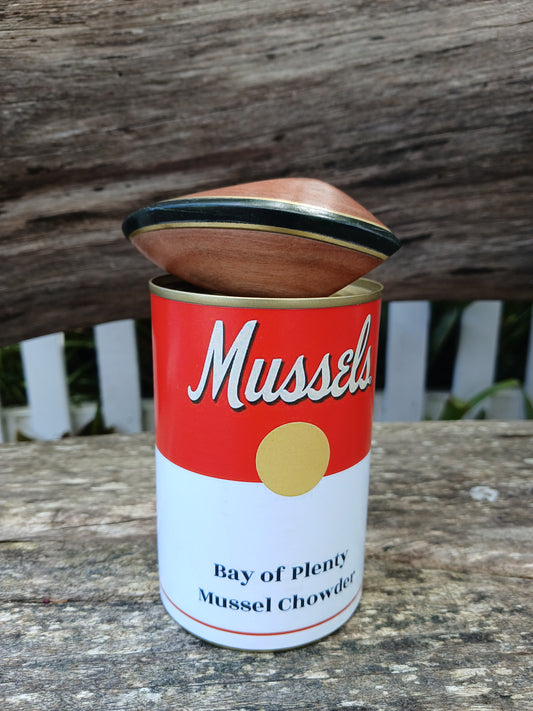 Mussels Tin  with Pounamu/Pohutukawa/Brass Mussel