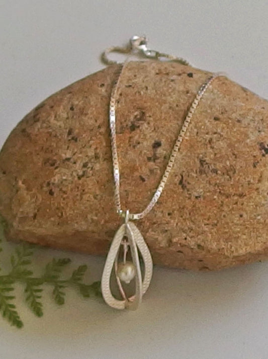 Freshwater Pearl Pearl Pod Pendant