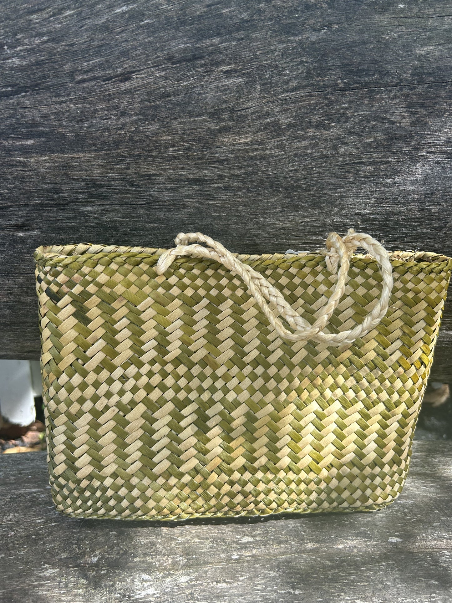 Kete with green Twill Pattern