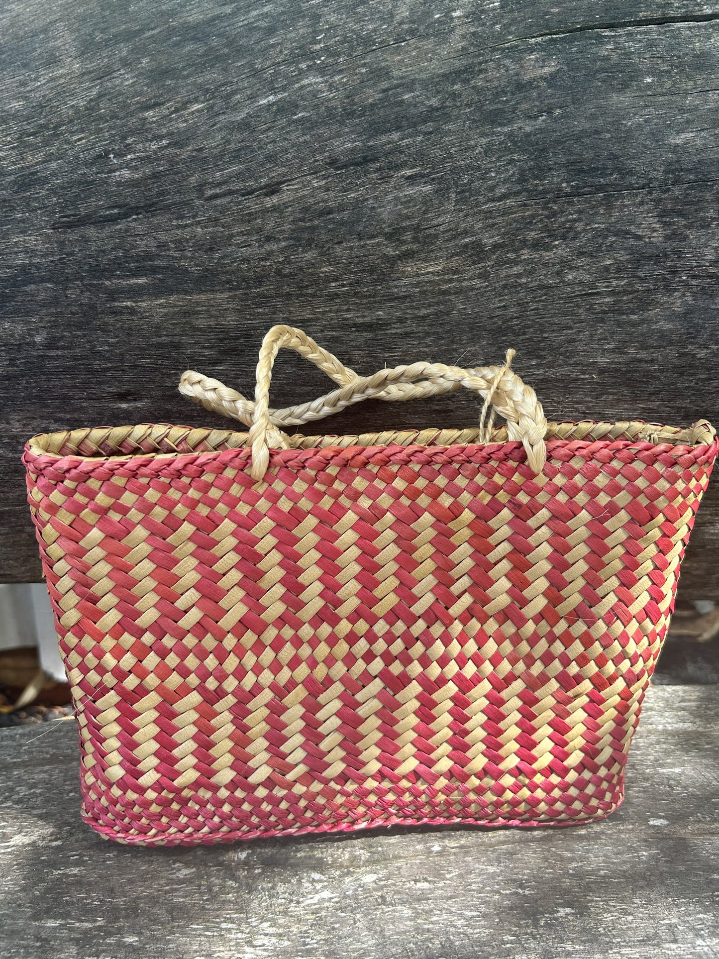 Kete with red Twill Pattern