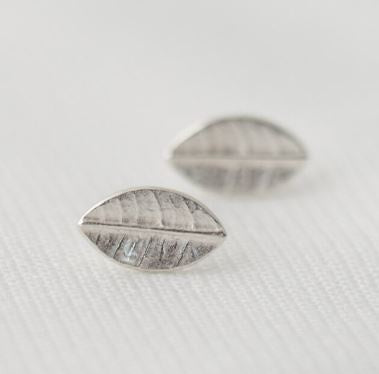 Micro Leaf Stud