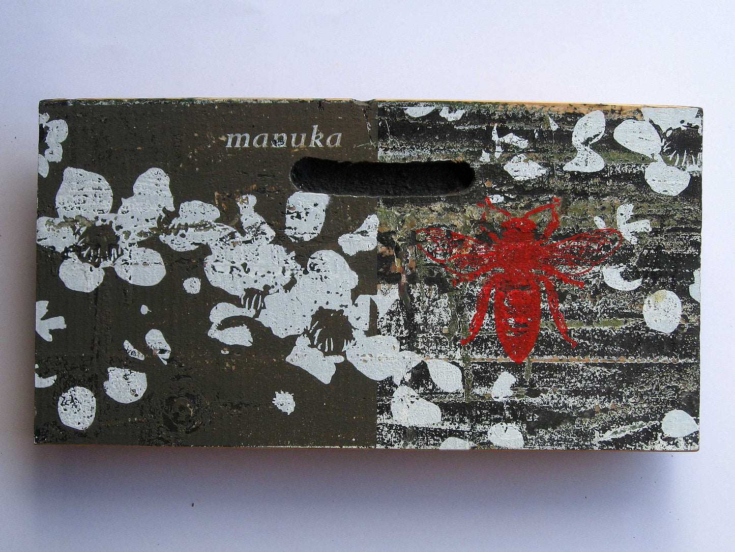 Manuka Bee Hive Print 3