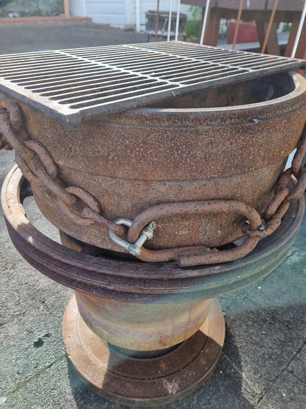 Firepit  Chained wheel